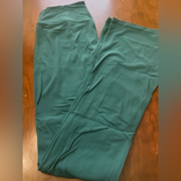 NWOT Sunzel Butterflycra High Waist Mini Flared Yoga Pants for Yoga Workout Gym - Picture 9 of 14